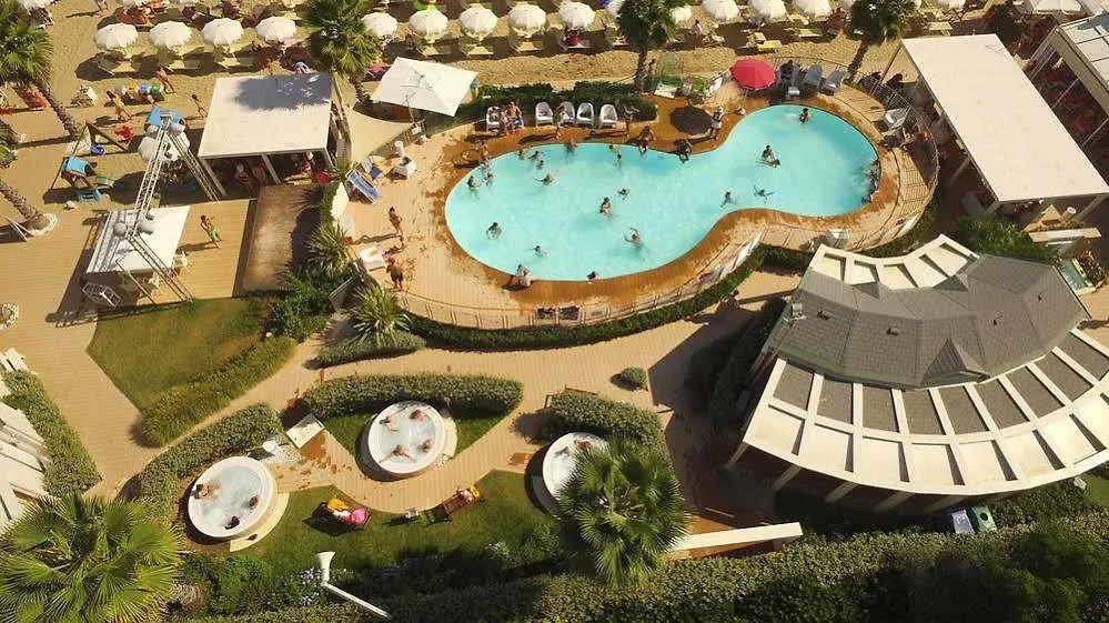 Atilius Hotel & Suites
