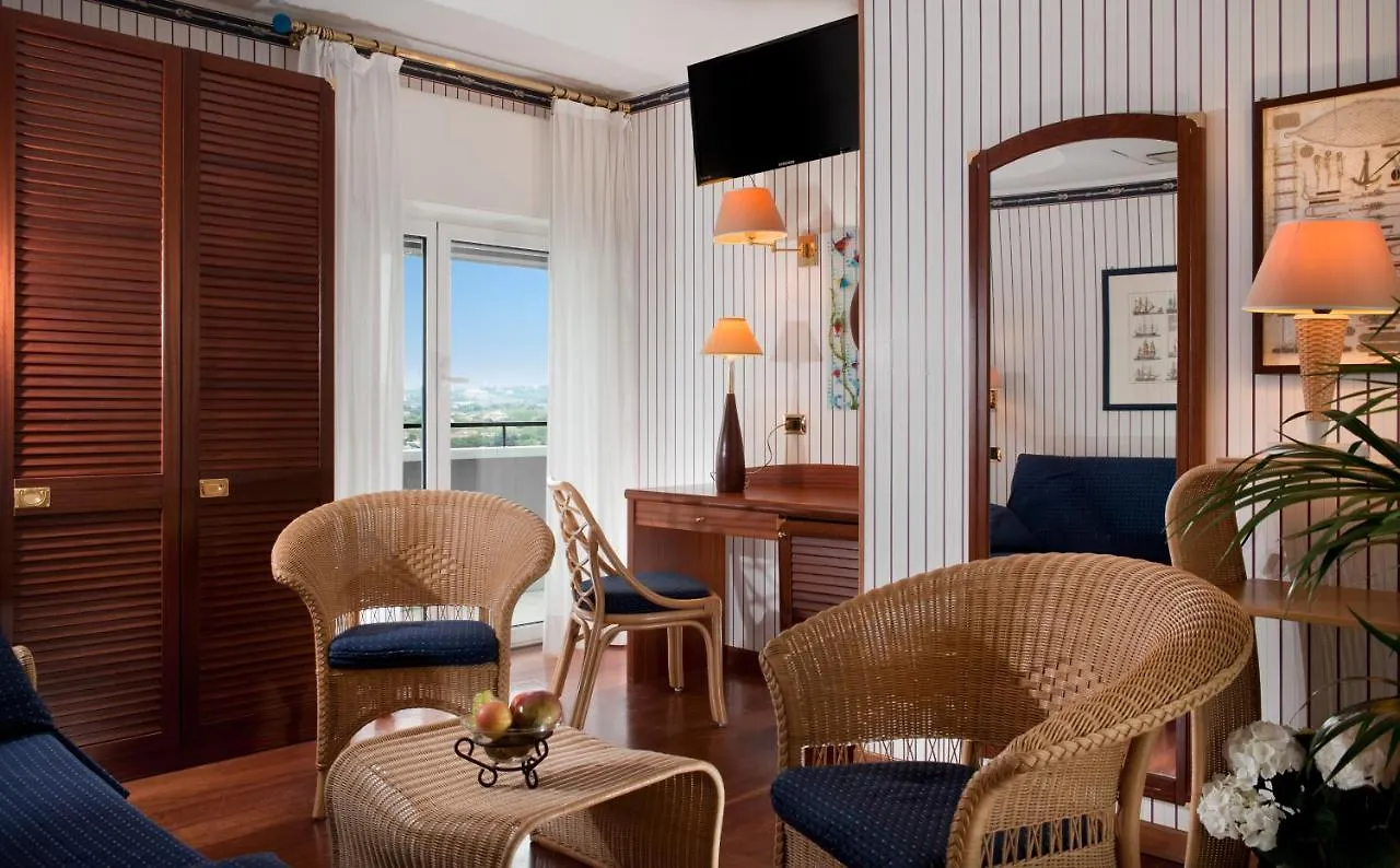 Atilius Hotel & Suites 리치오네 3*,